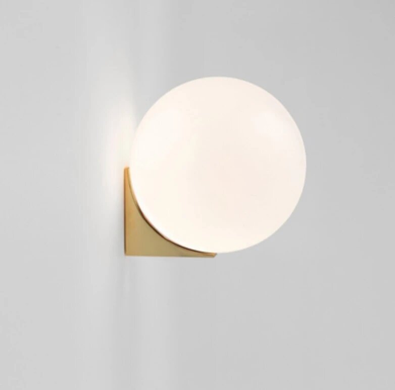 Verner-Classic-Globe-Frosted-Glass-Wall-Lamp